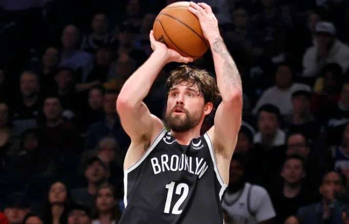 舊將喬·哈里斯（Joe Harris）的外線命中率和羅伊斯·奧尼爾的防守轉換，都將成為影響賽事預測走向的關鍵因素。 