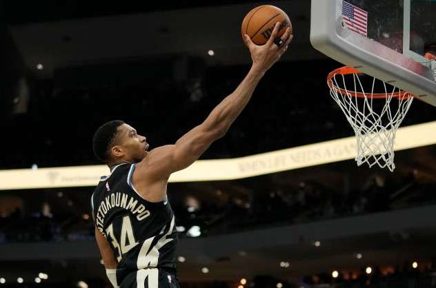 揚尼斯·安特托昆博(Giannis Antetokounmpo)提供穩定火力 