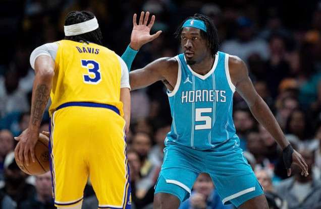 馬克·威廉斯(Mark Williams)交易因「未能滿足交易條件」被取消,這一突然的決定震驚了許多NBA分析師和球迷。