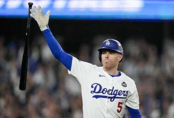 佛萊迪·弗里曼（Freddie Freeman）的穩定打擊與上壘能力（2024年上壘率.412）將是道奇打線的關鍵。