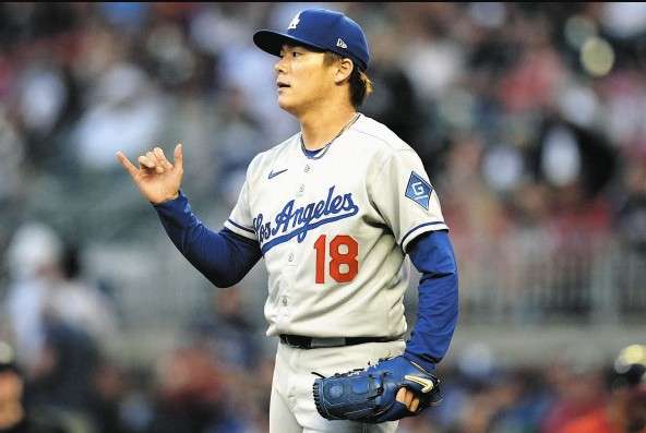 道奇的山本由伸（Yoshinobu Yamamoto）是日籍強投，本季投出40局僅失3分，防禦率低至0.90，並送出49次三振、WHIP僅0.93，展現出壓倒性的控球與穩定壓制力。